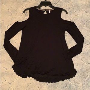 •BLACK COLD SHOULDER•